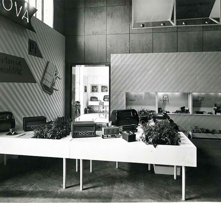 Allestimento stand Mostra Radio (Palazzo dell'arte, Milano)(1947) Achille e Pier Giacomo Castiglioni
