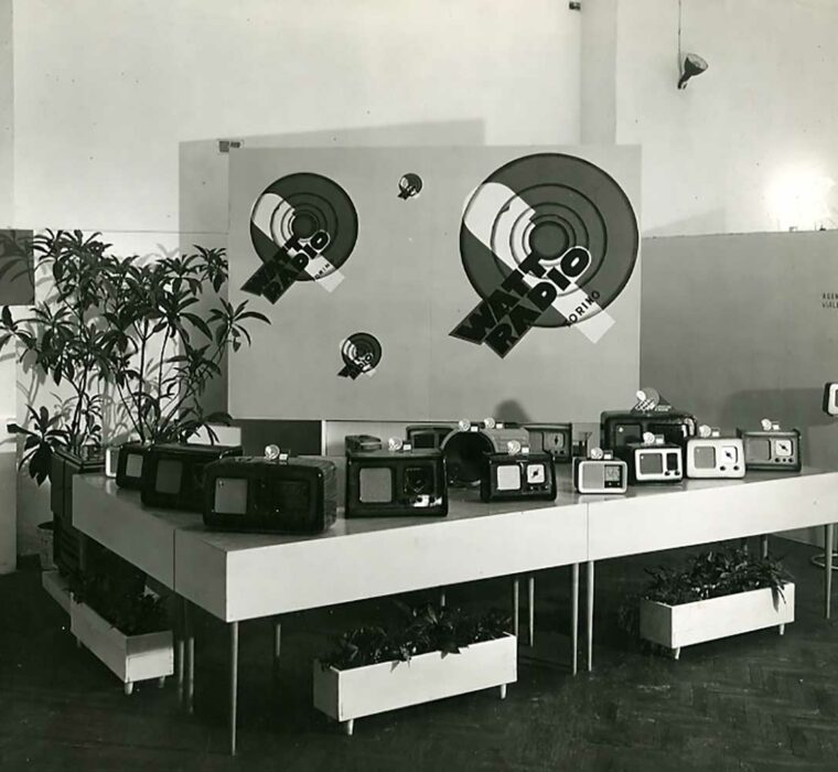 Allestimento stand Mostra Radio (Palazzo dell'arte, Milano)(1947) Achille e Pier Giacomo Castiglioni