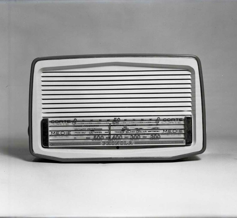 Radio da tavolo Phonola Livio Castiglioni (1940 c.)