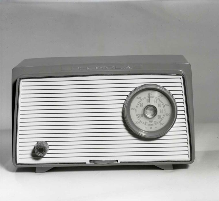Radio da tavolo Phonola Livio Castiglioni (1940 c.)